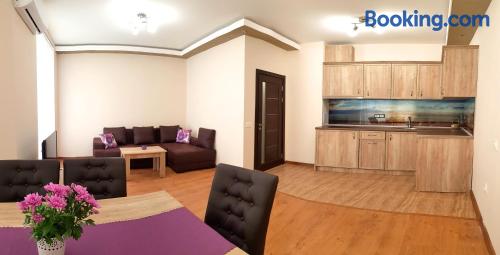 Apartamento de dos dormitorios en Burgas City con terraza y internet