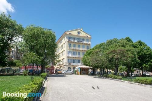 Confortable appartement avec deux chambres. Corfou est votre!.