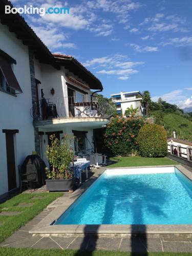 Apt tierfreundlich à Gordola. Terrasse!