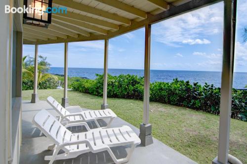 Hawaiian Paradise Park vanuit uw raam! Comfortabel app!