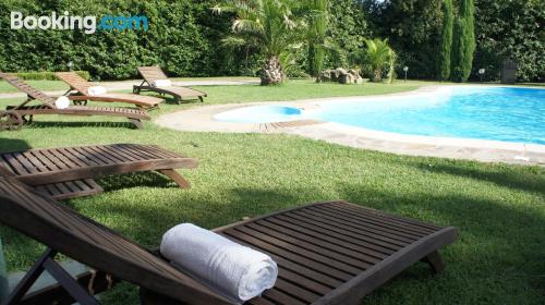 Estúdio. Terraço e piscina