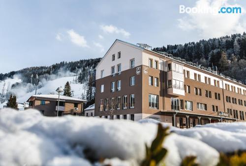 Accogliente appartamento vicino al centro, a Schladming