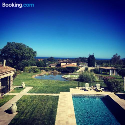 Appartement avec terrasse. Saint-Tropez à vos pieds