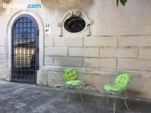 Petit appartement 2 personnes. Terme Vigliatore à vos pieds.