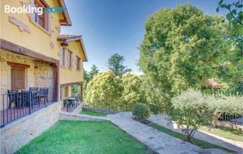 Good choice for groups! In best location of Casas del Monte