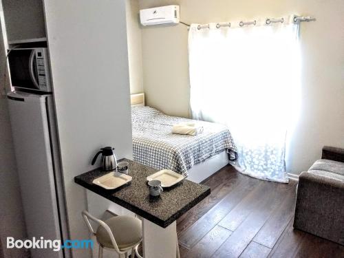 Bonito apartamento parejas en Florianópolis.