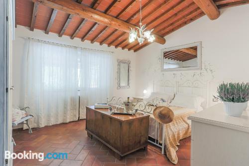 Apartamento con piscina en Montevarchi.