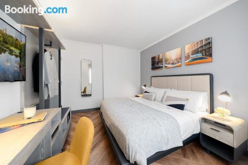 Apartamento con todo en centro. ¡Internet!