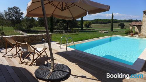 Appartement avec terrasse. Uchaux à vos pieds!.