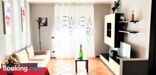 Apartamento pet friendly en Sesto Calende con terraza.