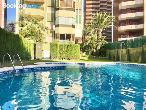 Cómodo apartamento en Benidorm con piscina.