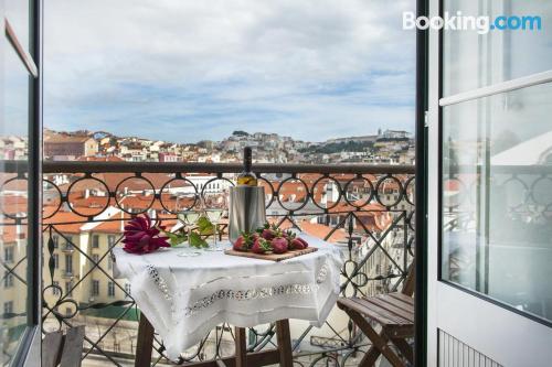 Appartement avec wifi et terrasse. À Heraklion.