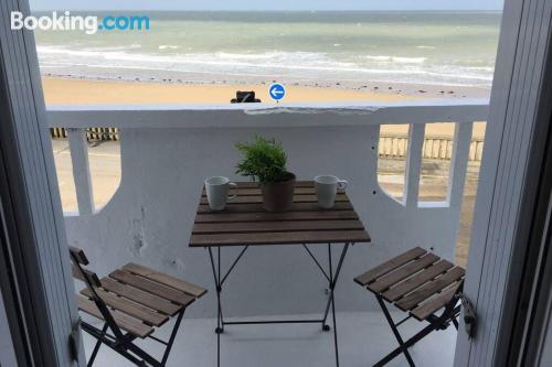 Apartamento com internet em Grandcamp-Maisy.