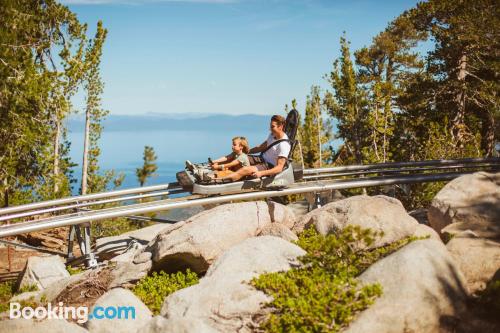 Apt für gruppen in South Lake Tahoe. Terrasse!.