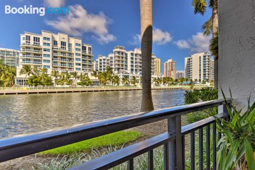 Pool and wifi home in Aventura. Spacious!.