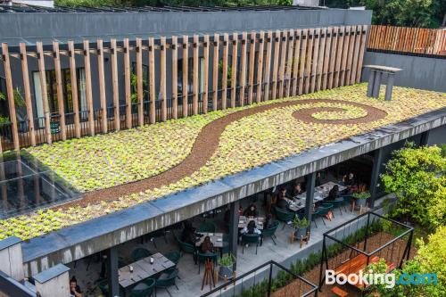 Aconchegante apartamento para duas pessoas. Piscina e terraço