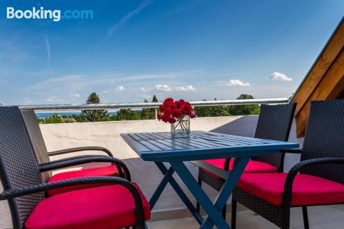 Grand appartement à Balatonszepezd. Terrasse et Wifi!