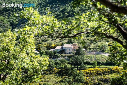 Grande apartamento com três quartos em Montbrun-les-Bains