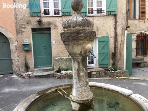 Appartement avec terrasse. Cotignac est votre