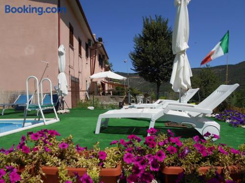 App 25m2 in Norcia. Terras en zwembad