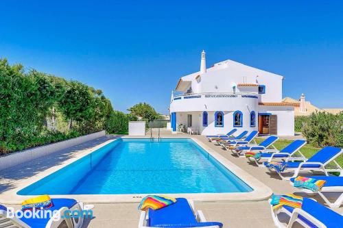 Wohnung mit pool. In Albufeira