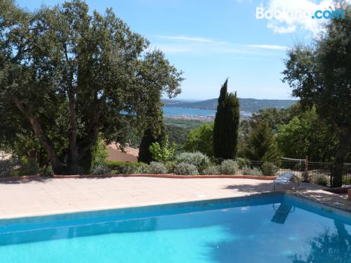 Apartamento com piscina. Terraço!