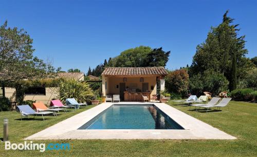 Apartamento com Internet. Terraço e piscina