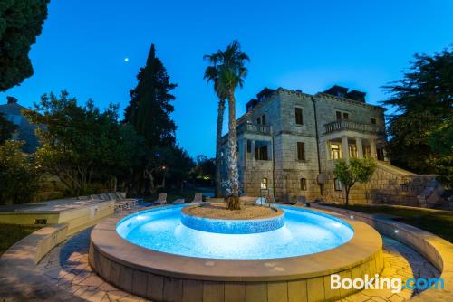 Appartamento con piscina. Dubrovnik dalla vostra finestra!