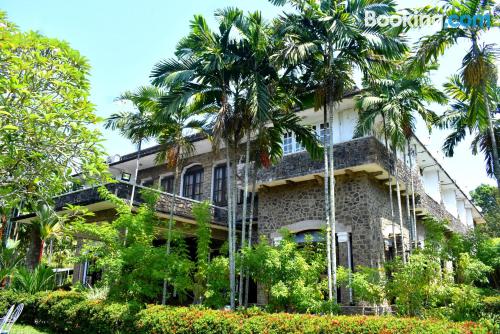 Appartement avec terrasse. Moratuwa à vos pieds!