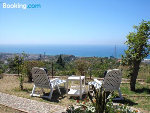 Wohnung mit Terrasse. In Villafranca Tirrena