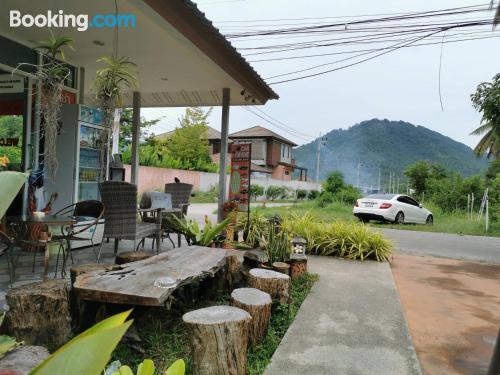 Appartement avec Internet et terrasse à Lipa Noi