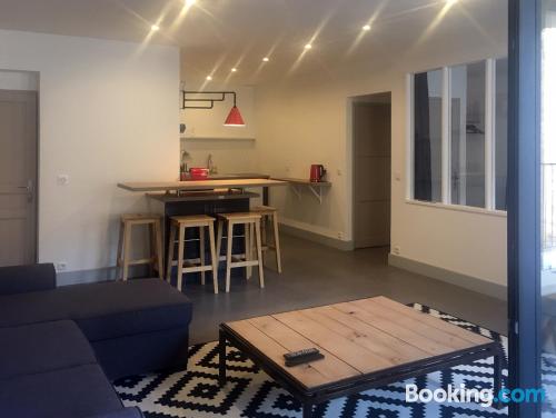 Apartamento en Saint-Thibéry con vistas y conexión a internet