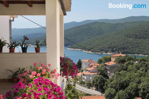 Appartement avec Wifi et terrasse. À Rabac