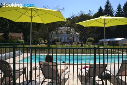 Appartamento con piscina. Saint-Fargeau ai vostri piedi!