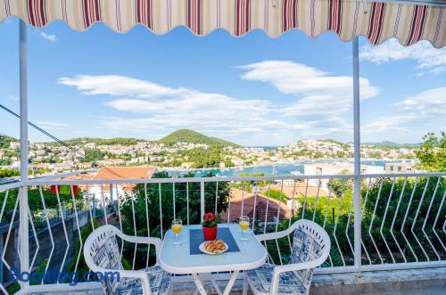 Appartement avec Internet et terrasse. À Dubrovnik