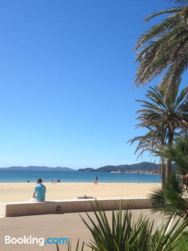 Appartement avec piscine près de toutes les attractions de Le Lavandou.