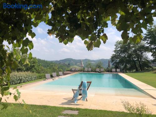 Appartement avec piscine. Terrasse et Internet!