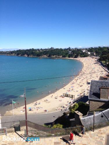 Apartamento com Wi-fi, no centro da cidade de Dinard