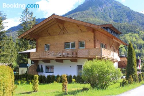 Appartement avec terrasse, dans une excellente position.