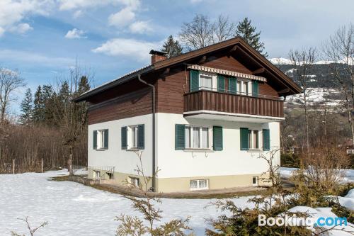 Appartement de 120m2. Terrasse et Internet!