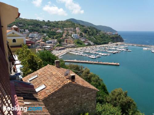 Ample appartement avec deux chambres. À Agropoli