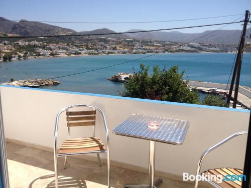 Apartamento com terraço em Makry Gialos