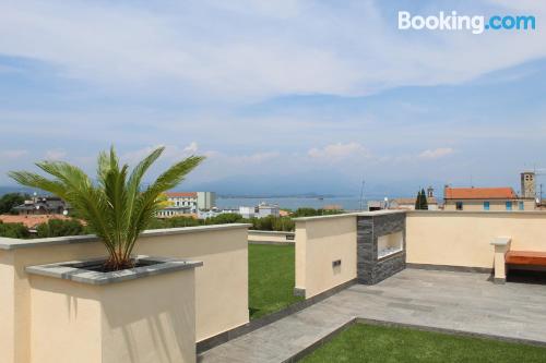 Apartamento con terraza en Desenzano Del Garda.