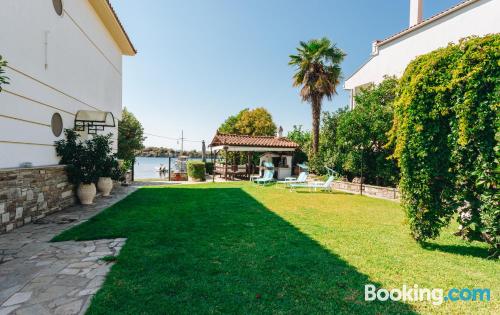 Appartement avec terrasse. Volos à vos pieds.