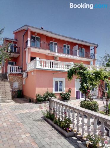 Appartement dans la meilleure position. Novi Vinodolski à vos pieds.