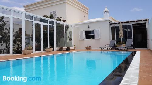 Apartamento en Playa Honda con piscina