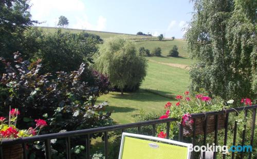 Pratique appartement. Avec terrasse!