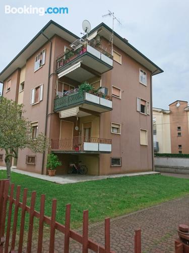 Praktische wohnung in Creazzo. Terrasse!.