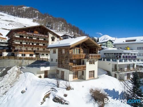 Appartement avec Wifi et terrasse, idéal pour les groupes