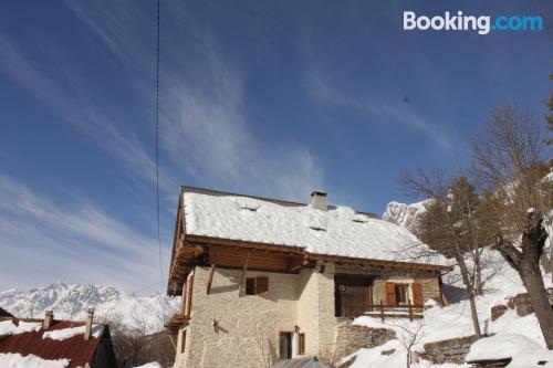 Appartement avec terrasse. Chauffage et Wifi